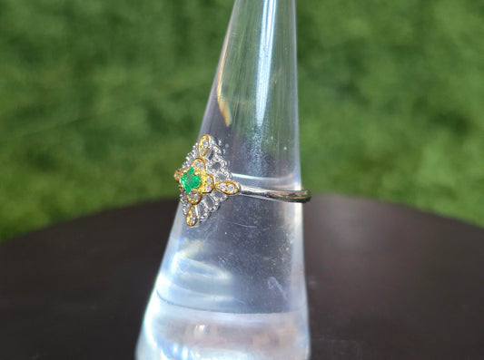 Dainty Emerald Lace Ring