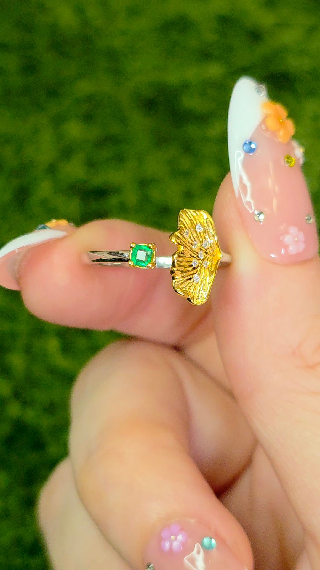 Emerald Leaf Ring