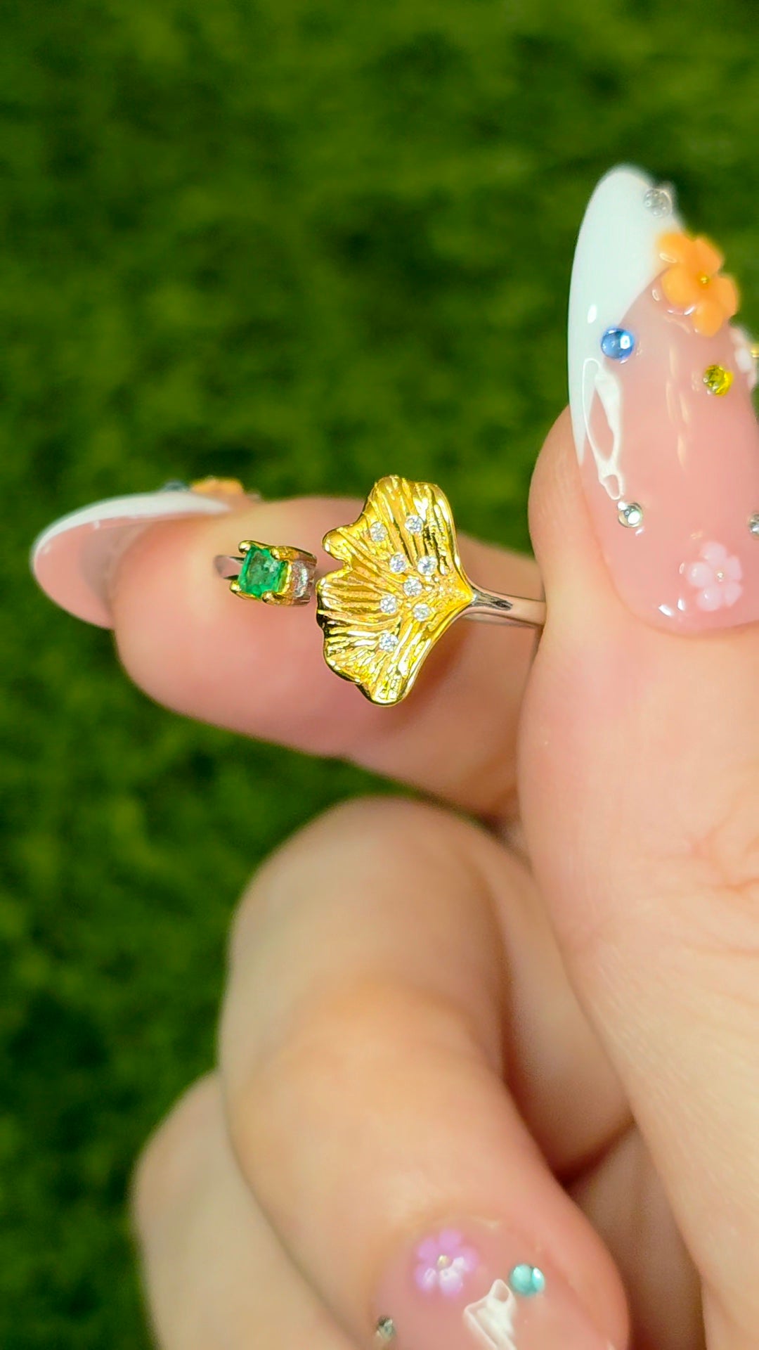 Emerald Leaf Ring