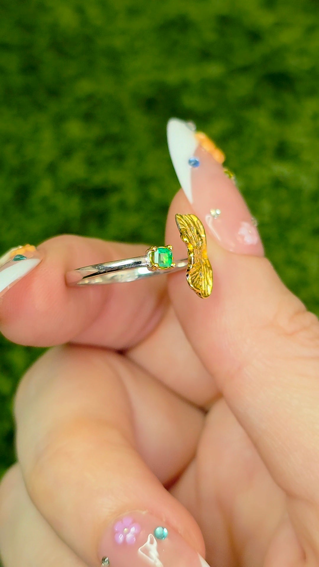 Emerald Leaf Ring