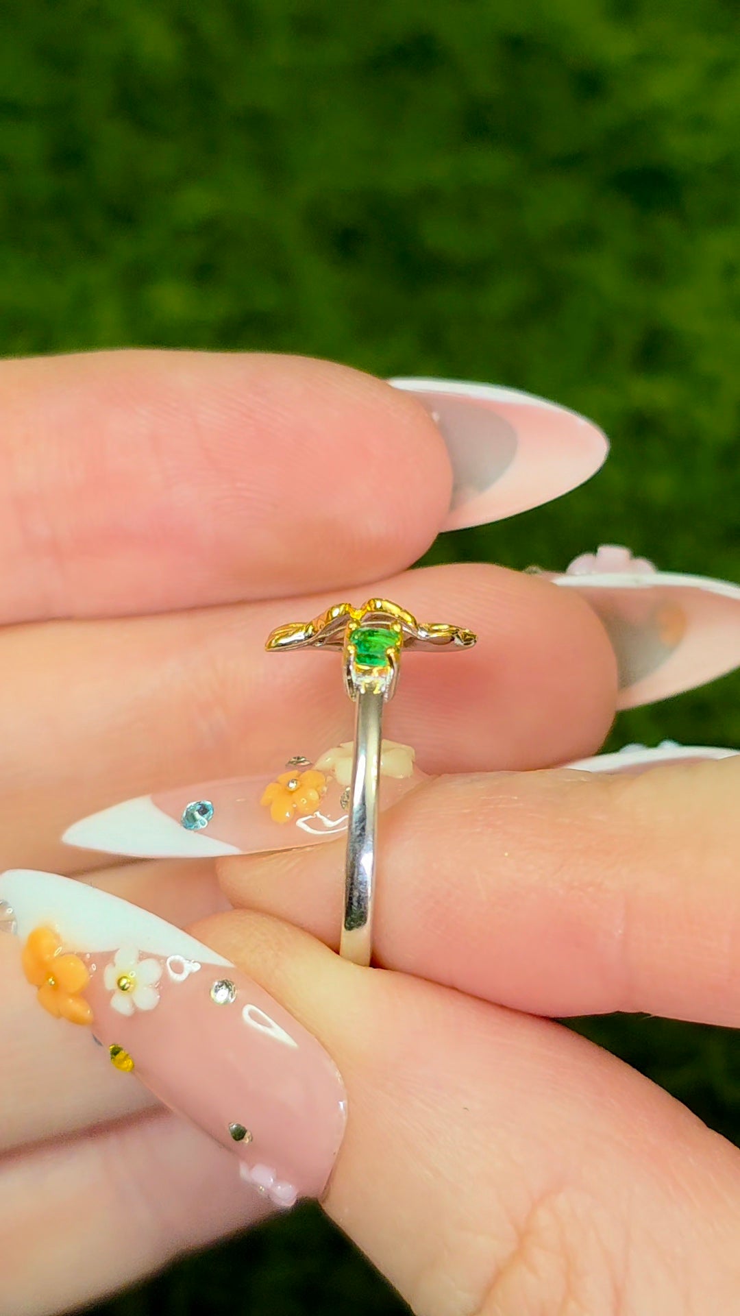 Emerald Leaf Ring
