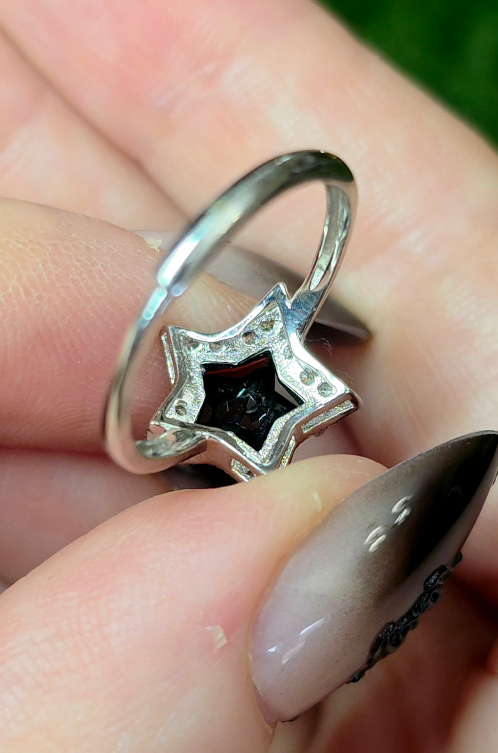 Black Spinel Star Ring