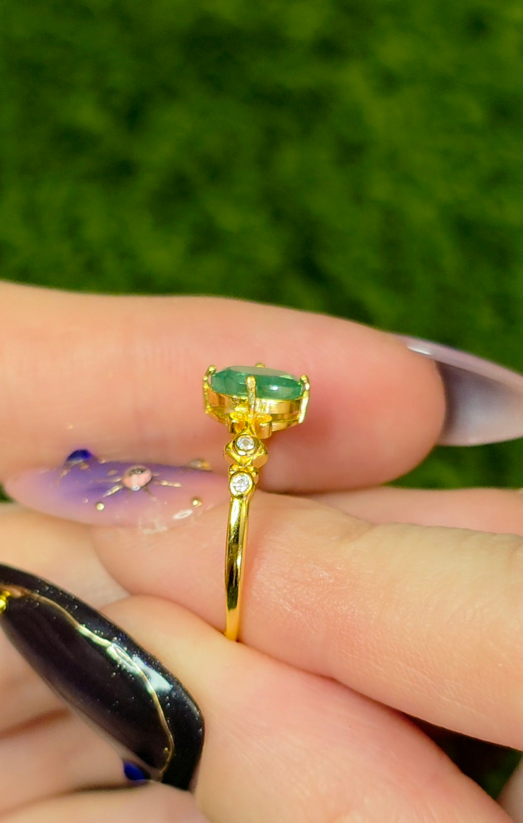 Emerald Solitare Ring