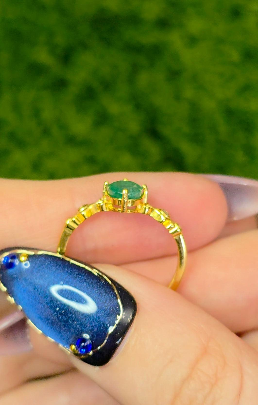 Emerald Solitare Ring