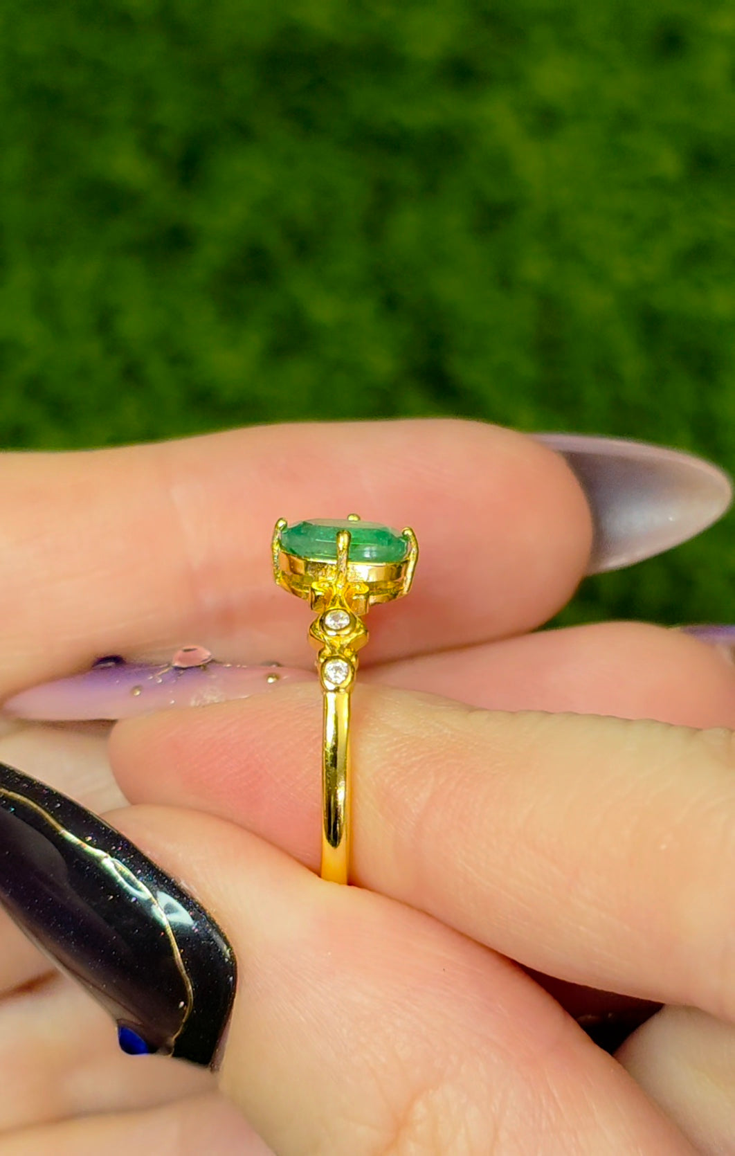 Emerald Solitare Ring