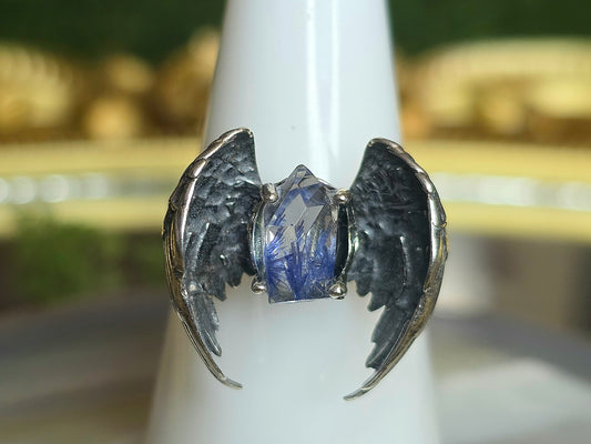 Winged Dumotierite Ring