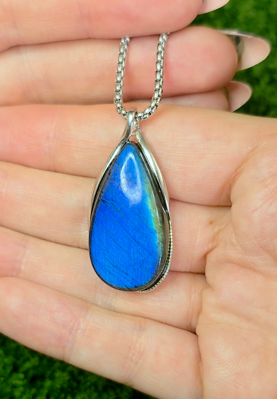 Blue Flash Labradorite Pendant C