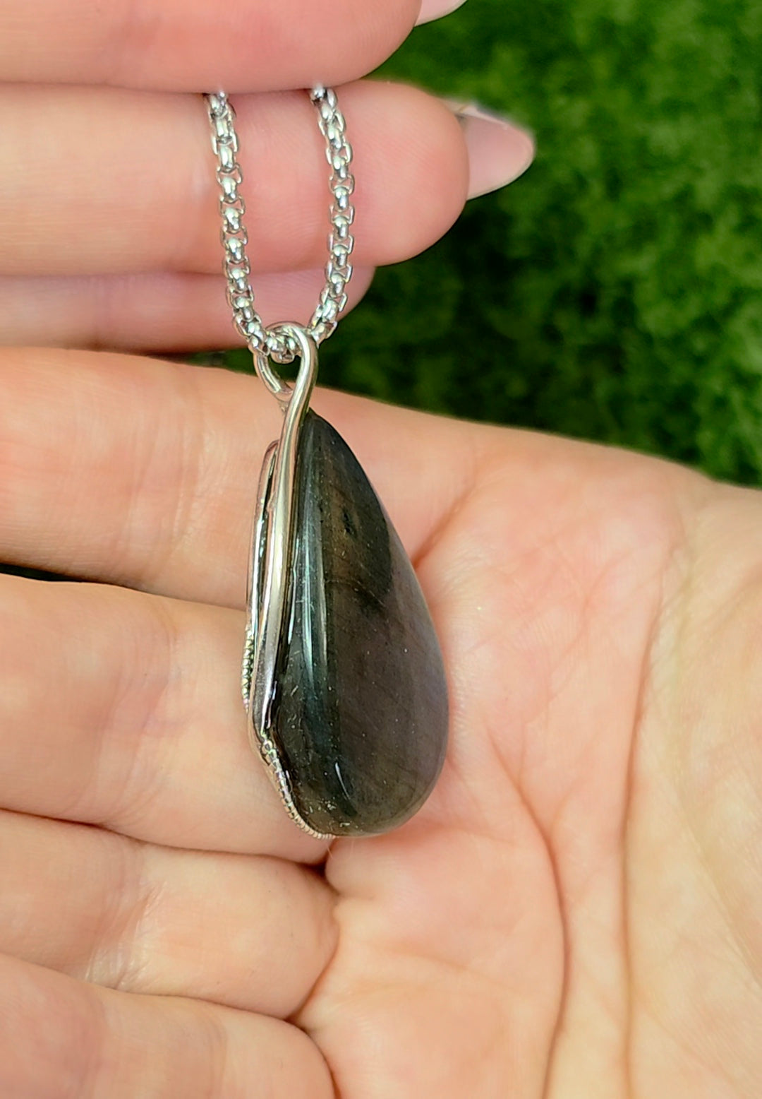 Blue Flash Labradorite Pendant C