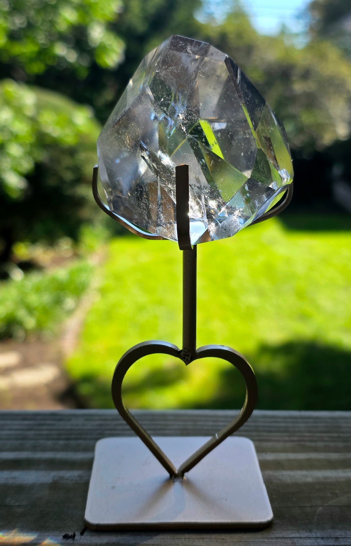Quartz Freeform on Heart Stand A