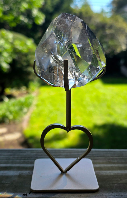 Quartz Freeform on Heart Stand A