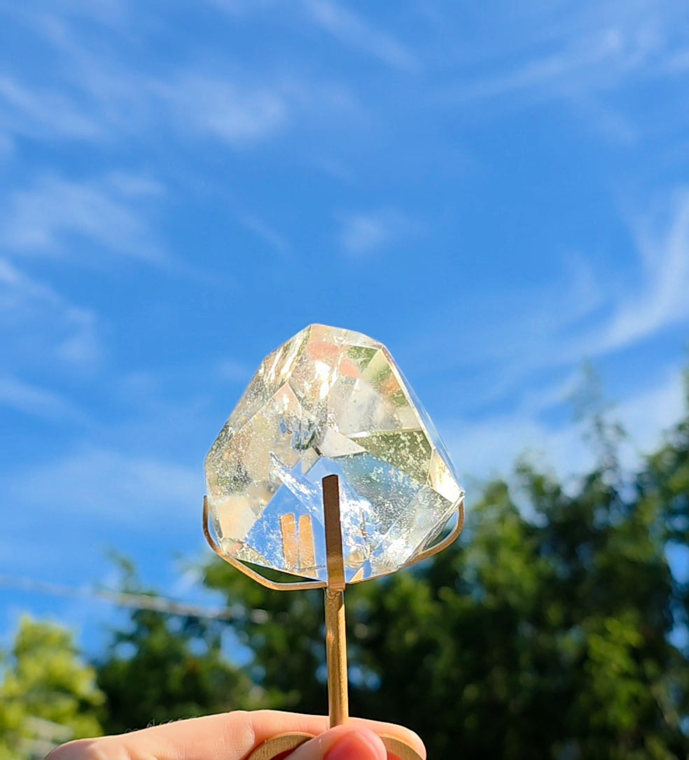 Quartz Freeform on Heart Stand A
