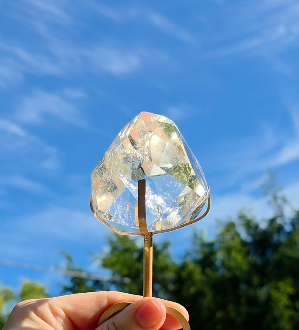 Quartz Freeform on Heart Stand A