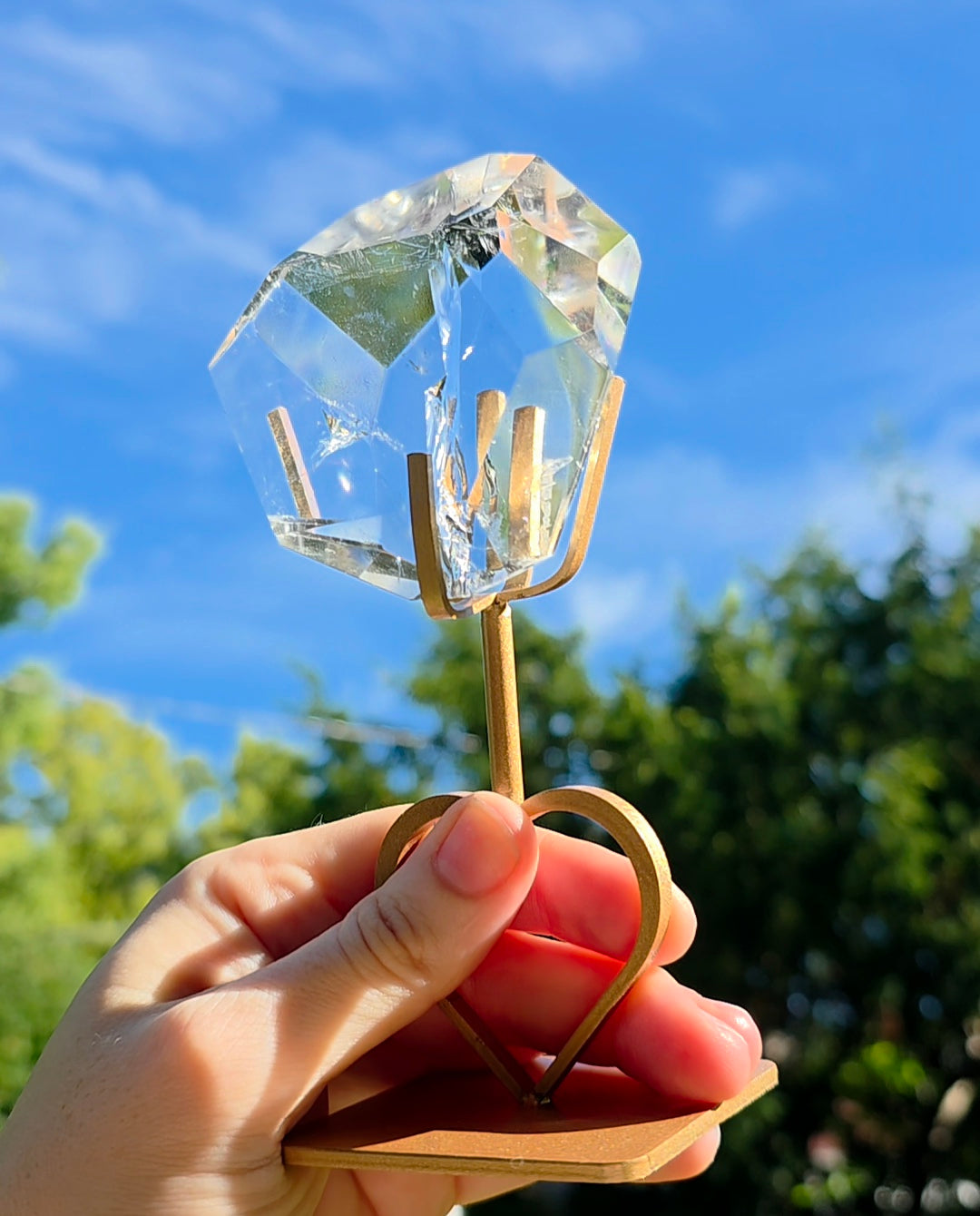 Quartz Freeform on Heart Stand B