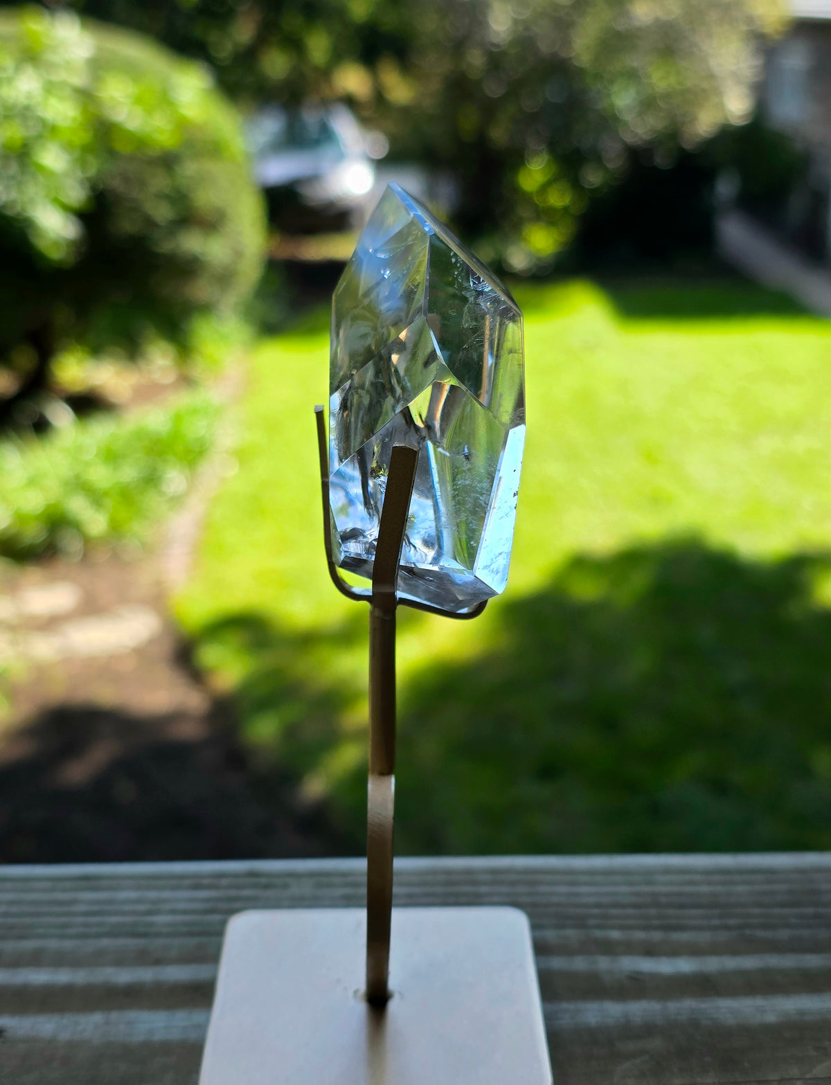 Quartz Freeform on Heart Stand B