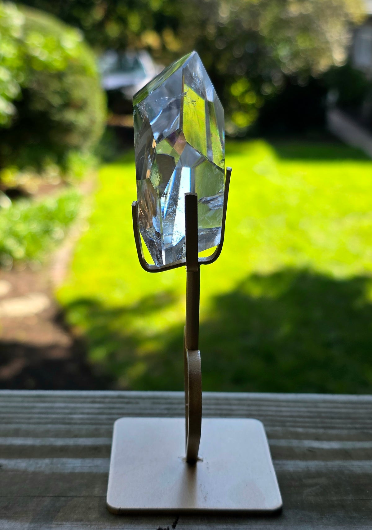 Quartz Freeform on Heart Stand B