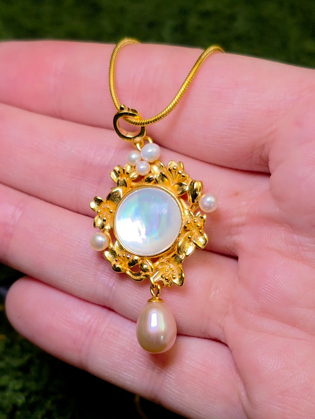 White Shell and Pearl Botanical Garden Pendant