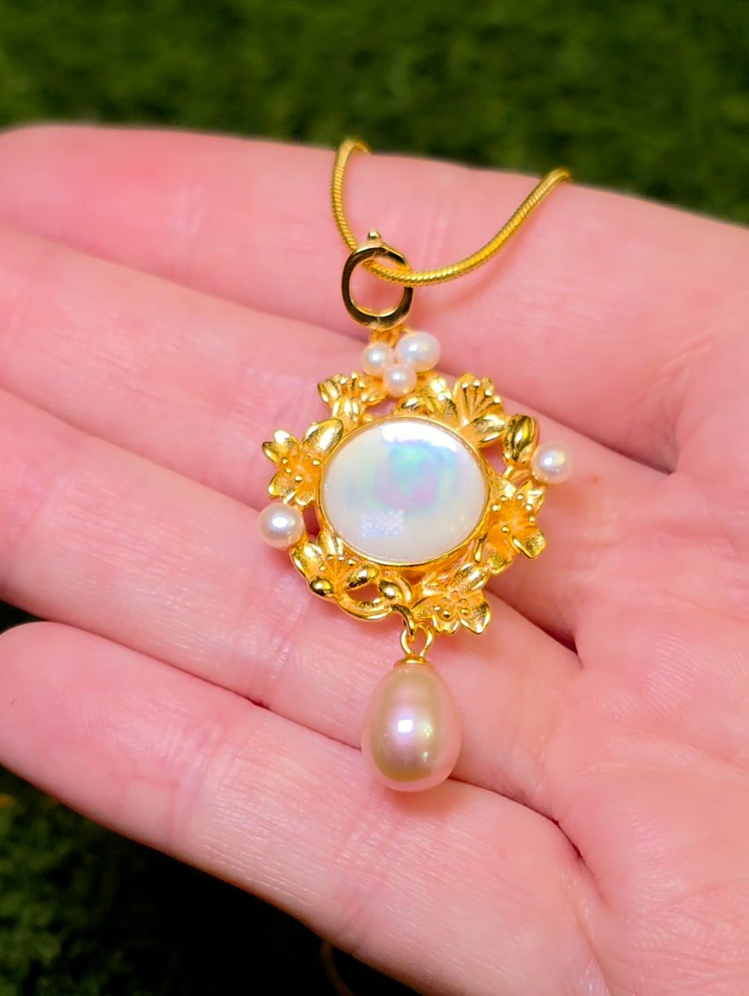 White Shell and Pearl Botanical Garden Pendant