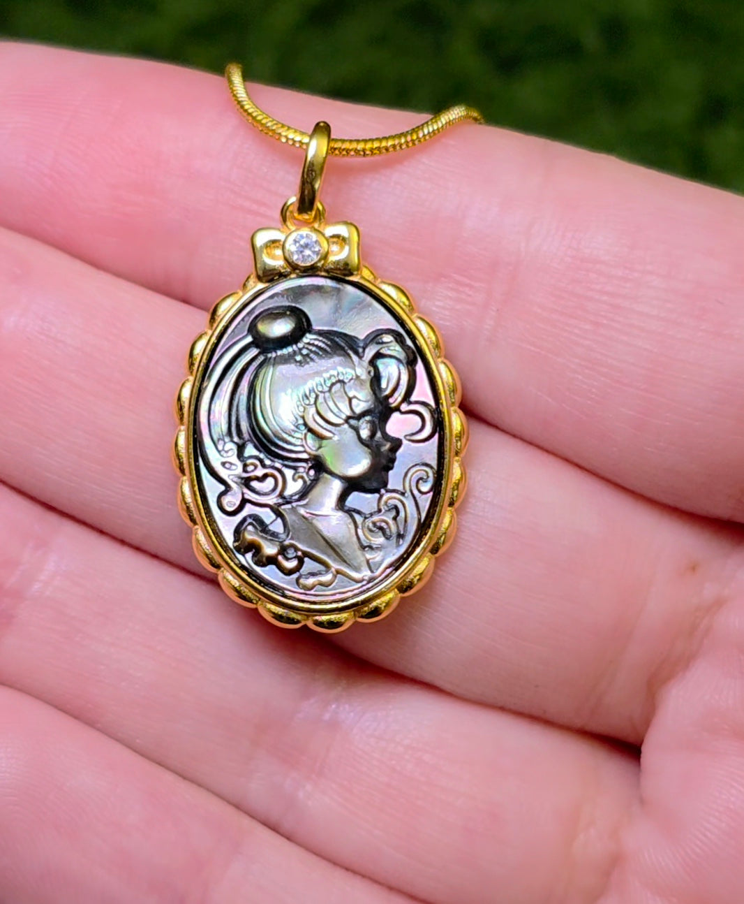 Black Shell Moon Princess Cameo Pendant