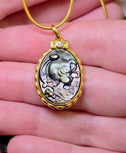 Black Shell Moon Princess Cameo Pendant