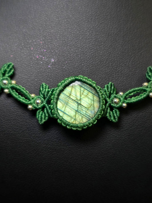Green Flash Labradorite Botanical Macrame Necklace