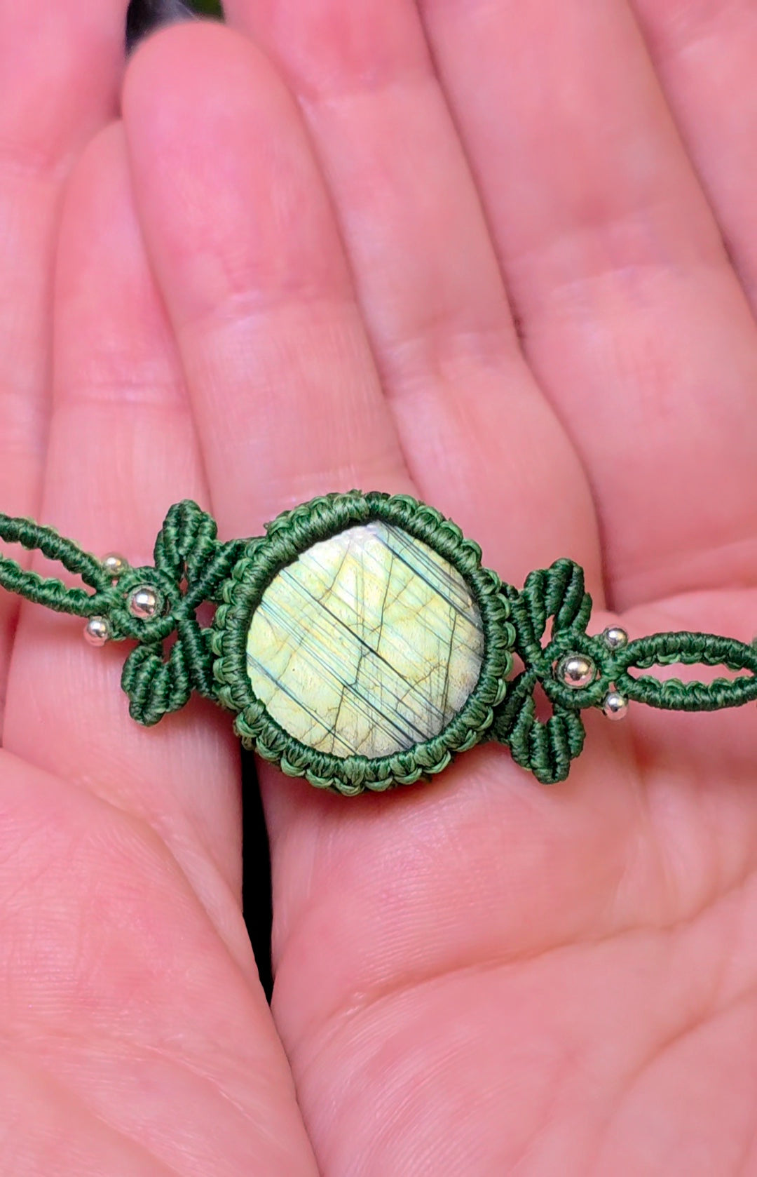 Green Flash Labradorite Botanical Macrame Necklace