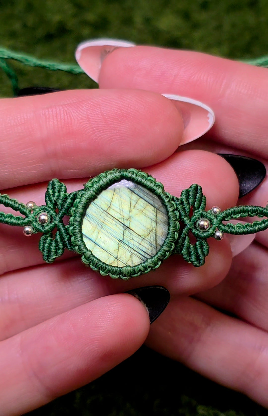 Green Flash Labradorite Botanical Macrame Necklace