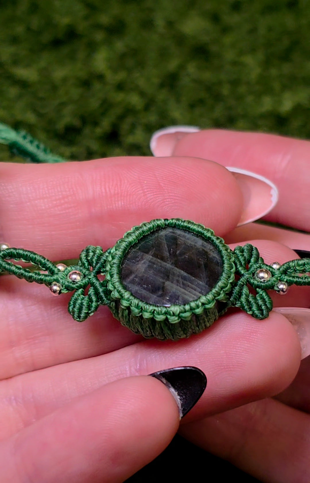 Green Flash Labradorite Botanical Macrame Necklace