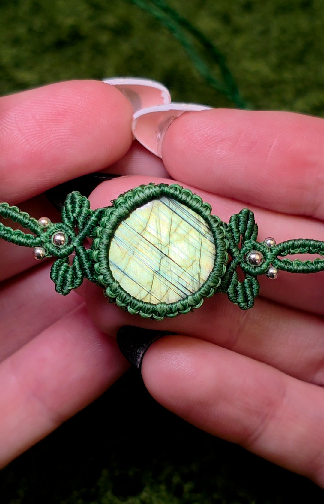 Green Flash Labradorite Botanical Macrame Necklace