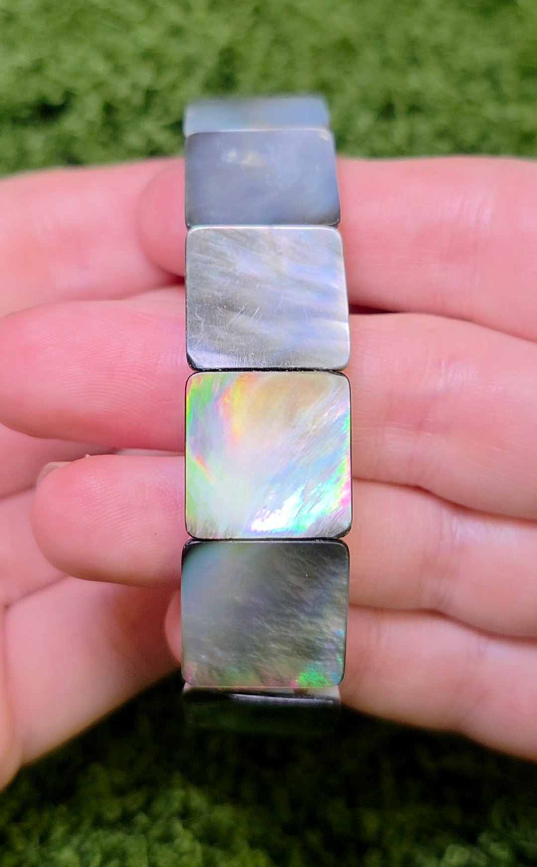 Iridescent Shell Stretch Bracelet