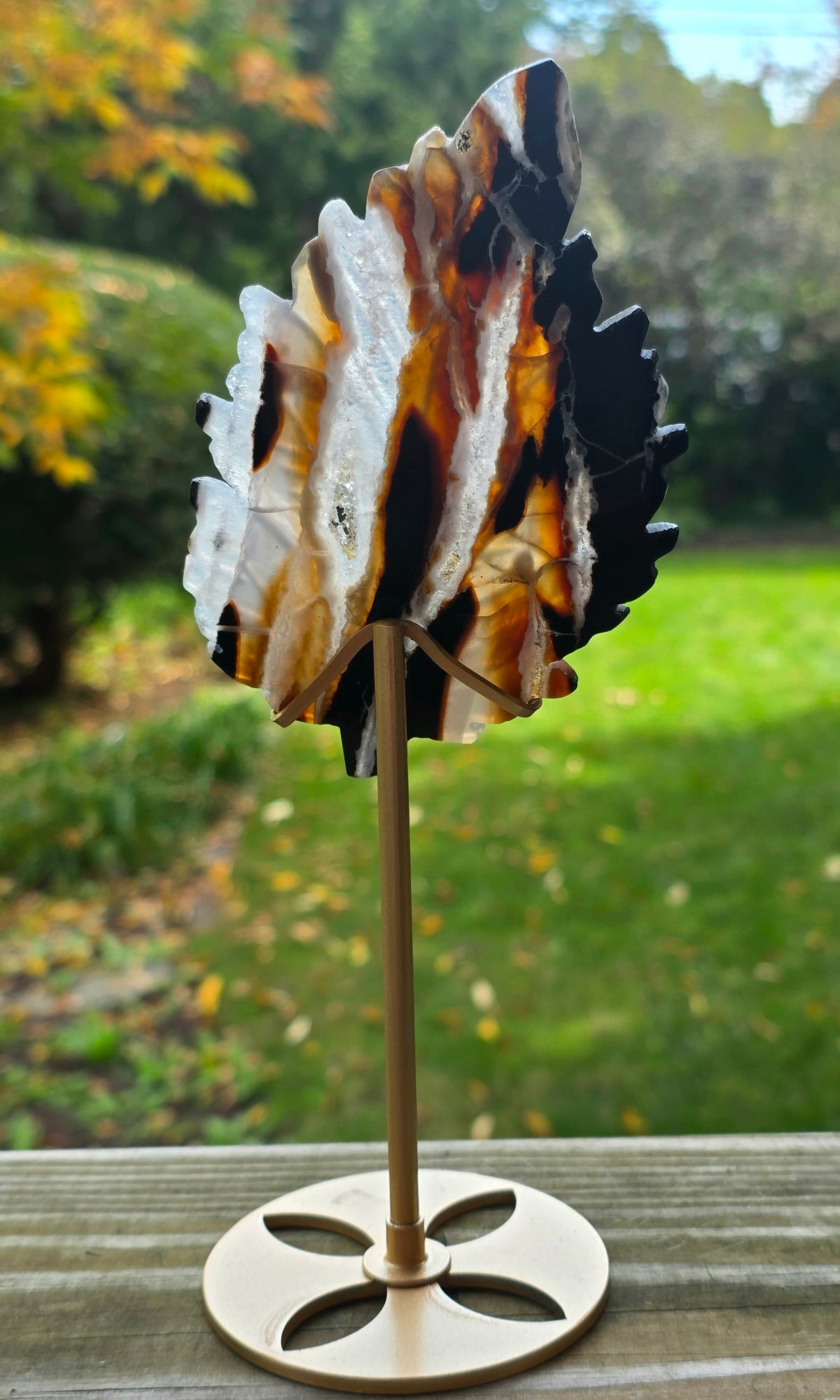 Druzy Agate Leaf on Stand