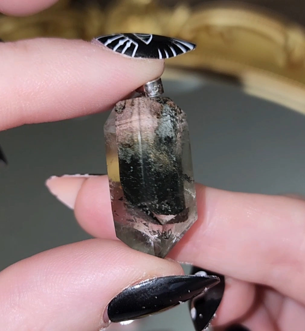 Garden Quartz Point Pendant D