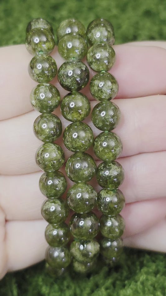 8mm Green Garnet Stretch Bracelet